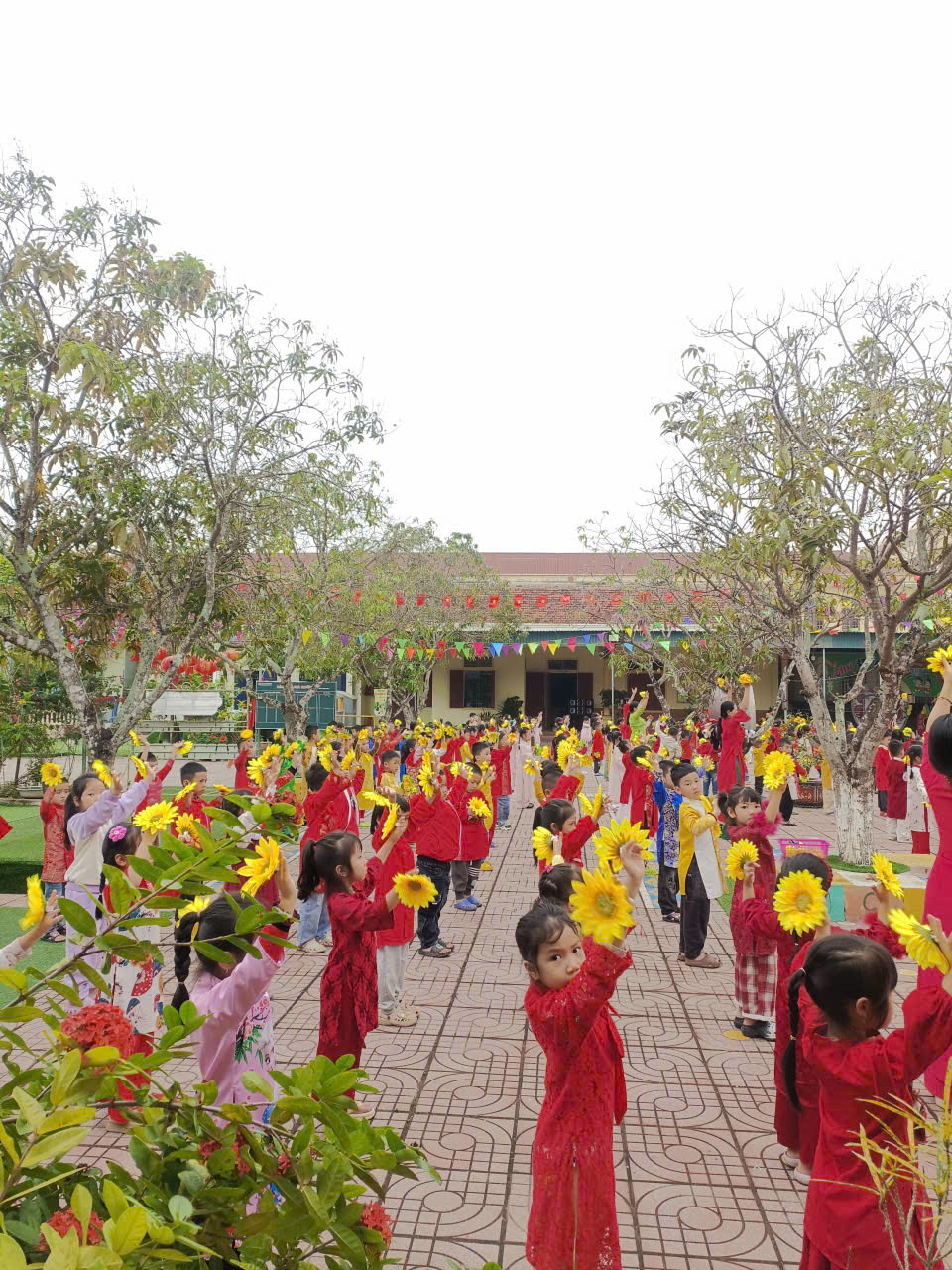 Hoạt động trải nghiệm trẻ 8/3